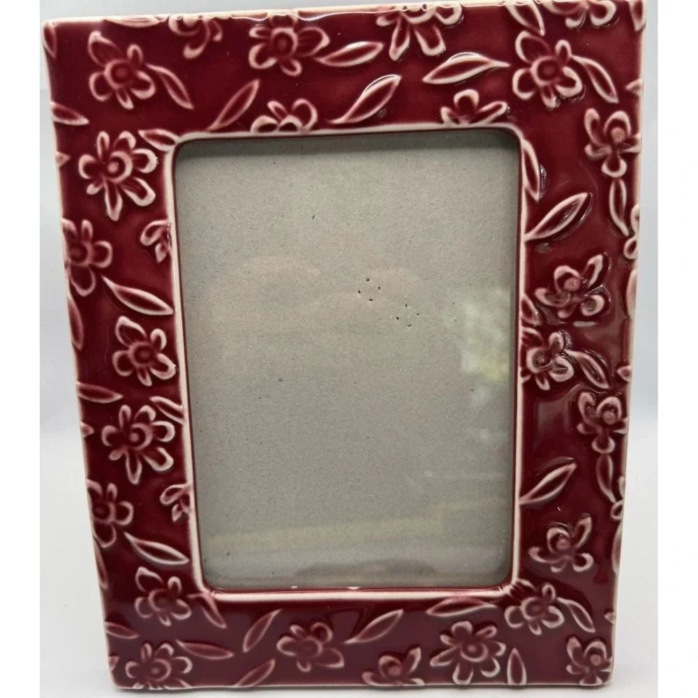 Studio Art Ceramic Red Flower Picture Frame 6 1/2 wide 4 1/2 Opening‎